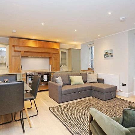 Joivy Modern And Airy Flat On The Historic Royal Mile Apartment Единбург Екстериор снимка