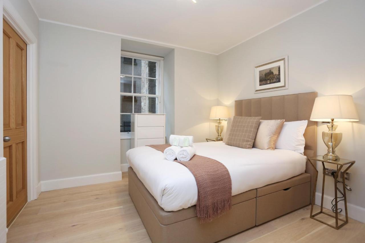 Joivy Modern And Airy Flat On The Historic Royal Mile Apartment Единбург Екстериор снимка