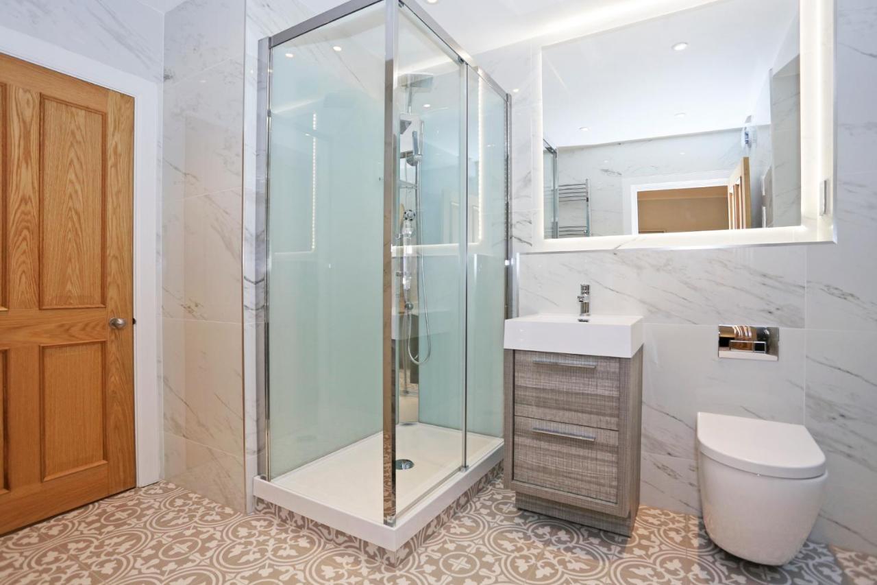 Joivy Modern And Airy Flat On The Historic Royal Mile Apartment Единбург Екстериор снимка
