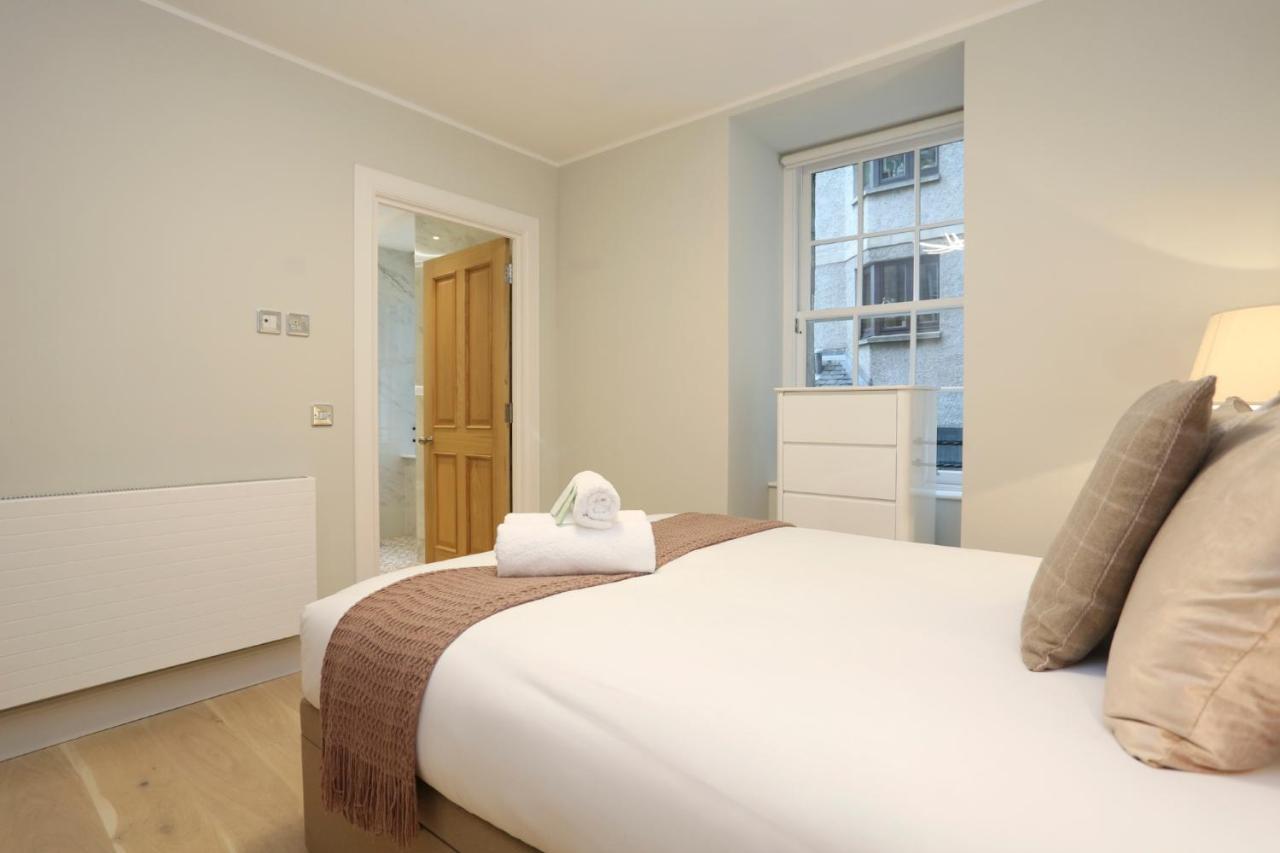 Joivy Modern And Airy Flat On The Historic Royal Mile Apartment Единбург Екстериор снимка